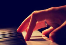 能炒股票手机:股票配资交流论坛-A股三大指数回调：沪指跌0.45% 银行股逆市走强